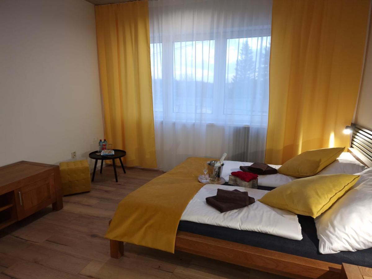 Bird House Hotel Presov Bagian luar foto