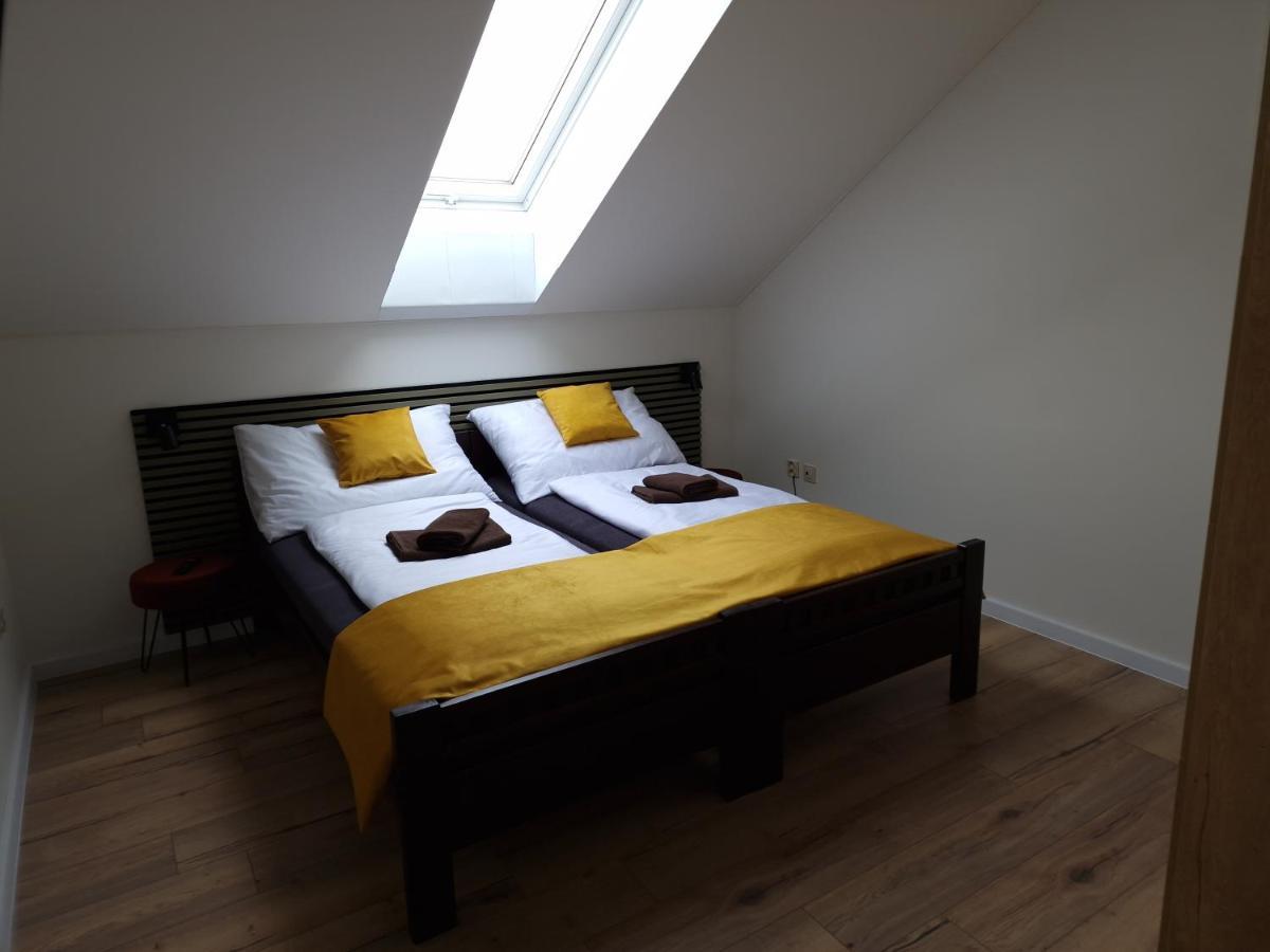 Bird House Hotel Presov Bagian luar foto
