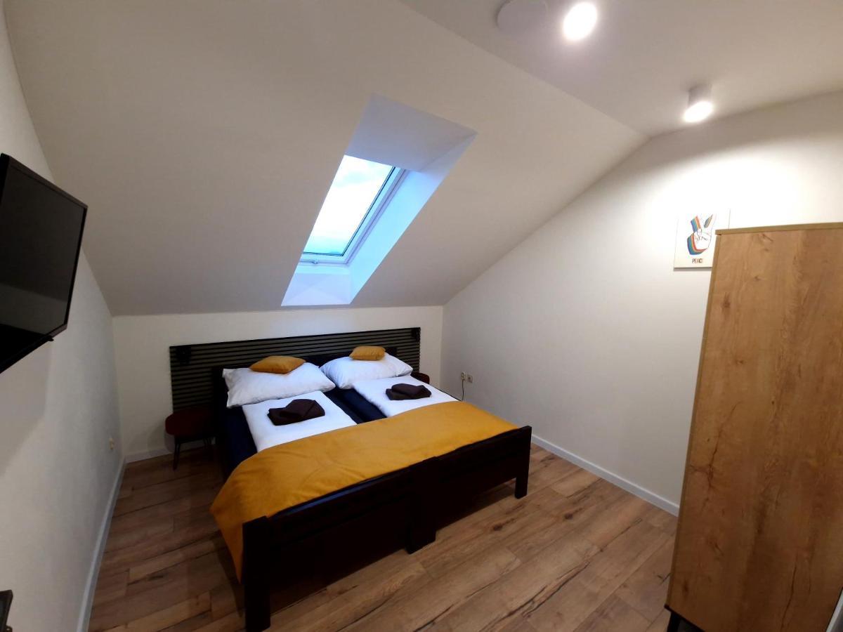 Bird House Hotel Presov Bagian luar foto