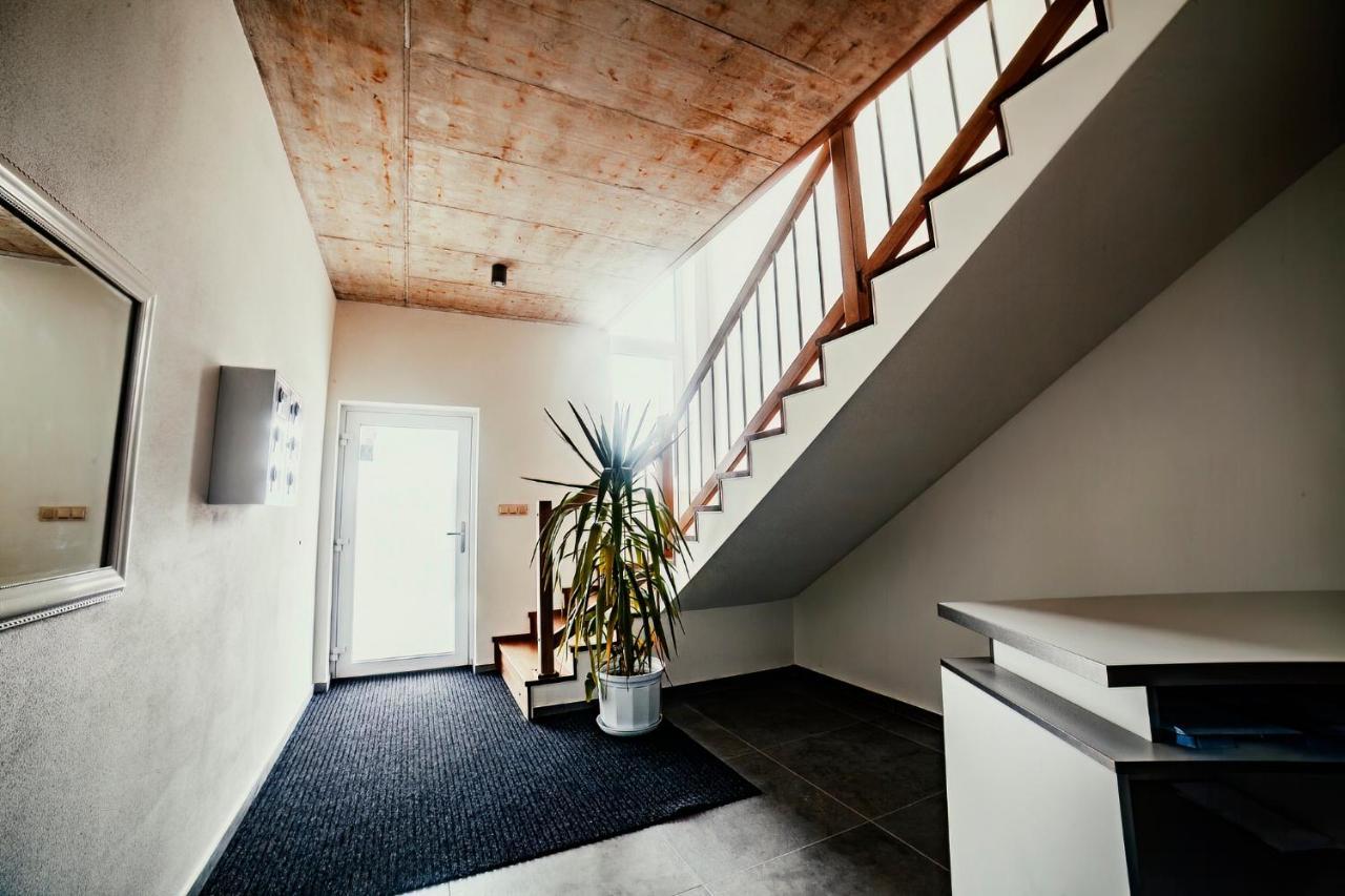 Bird House Hotel Presov Bagian luar foto