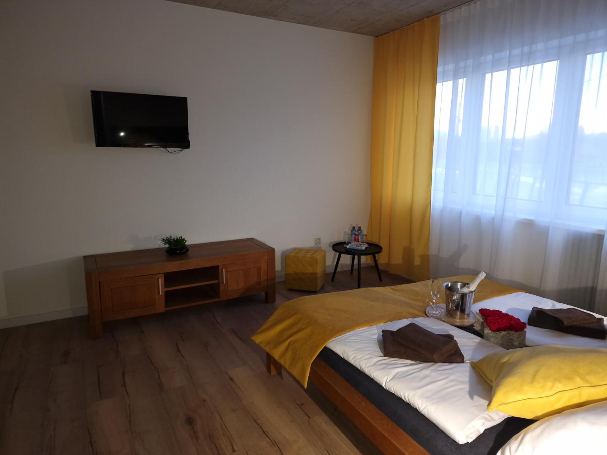 Bird House Hotel Presov Bagian luar foto