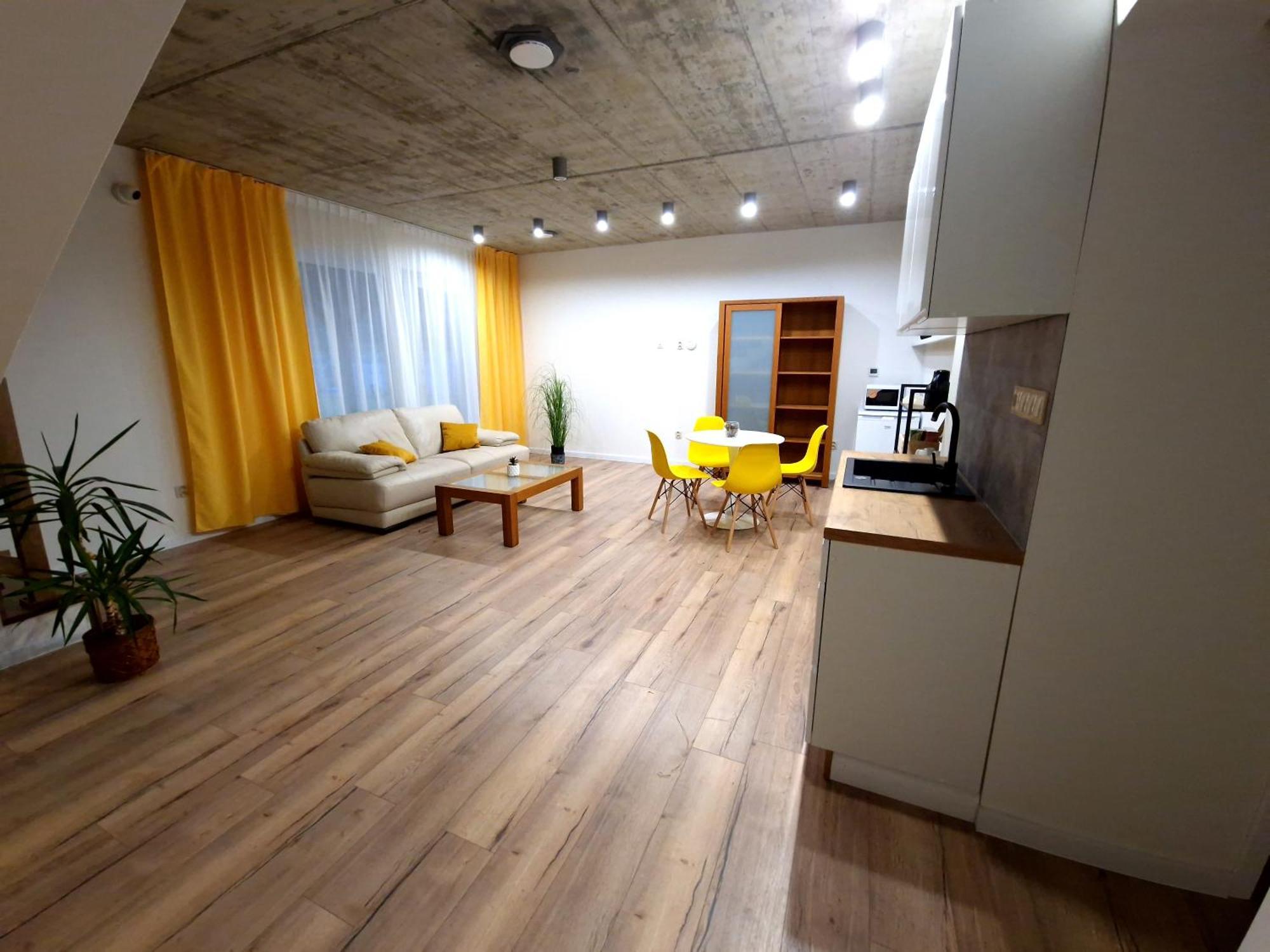 Bird House Hotel Presov Bagian luar foto