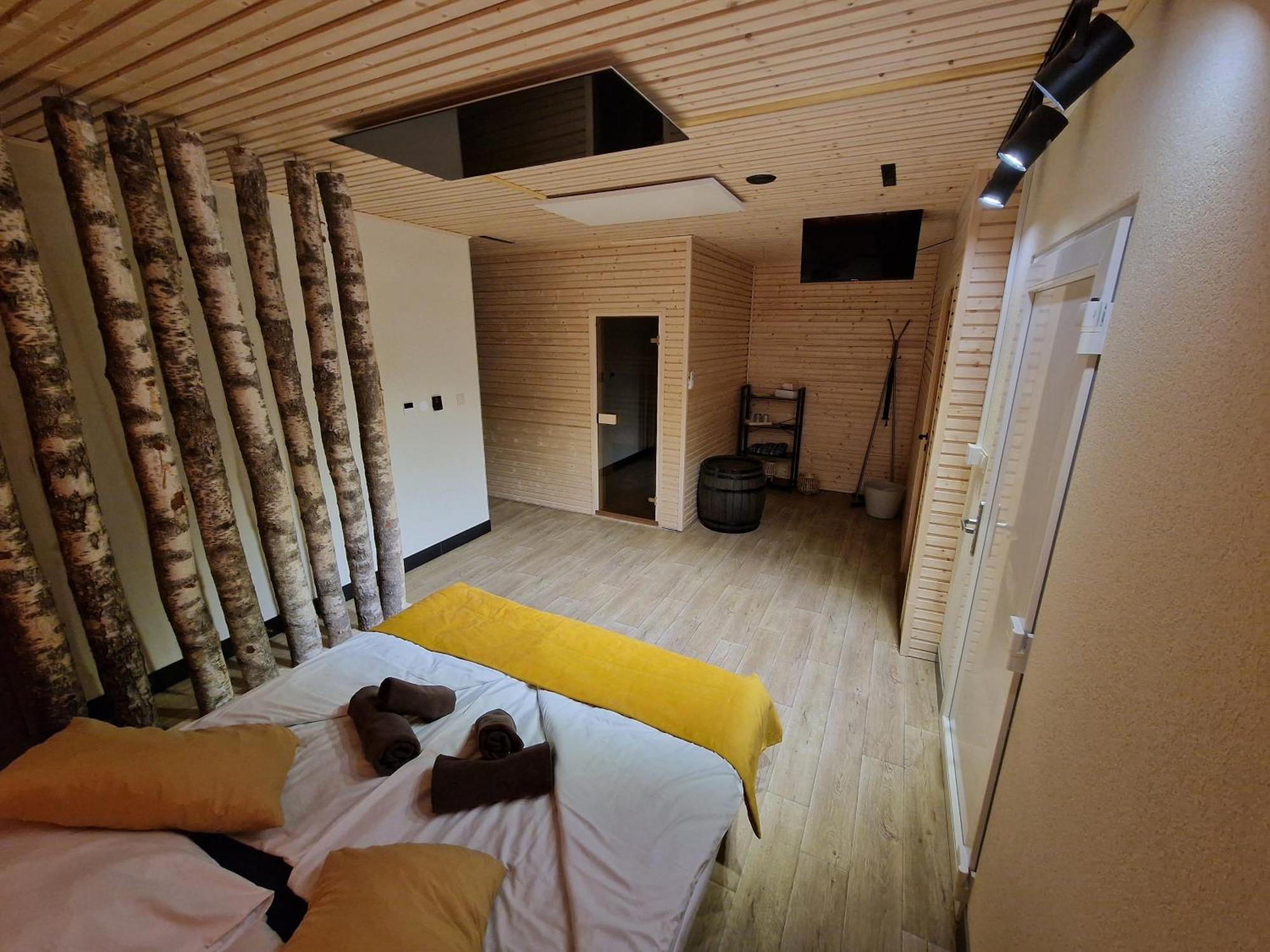 Bird House Hotel Presov Bagian luar foto