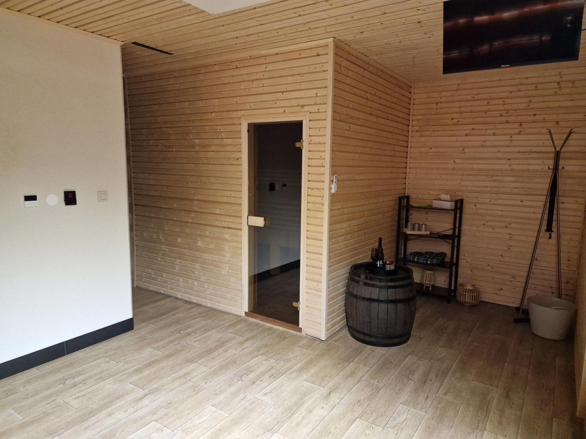 Bird House Hotel Presov Bagian luar foto